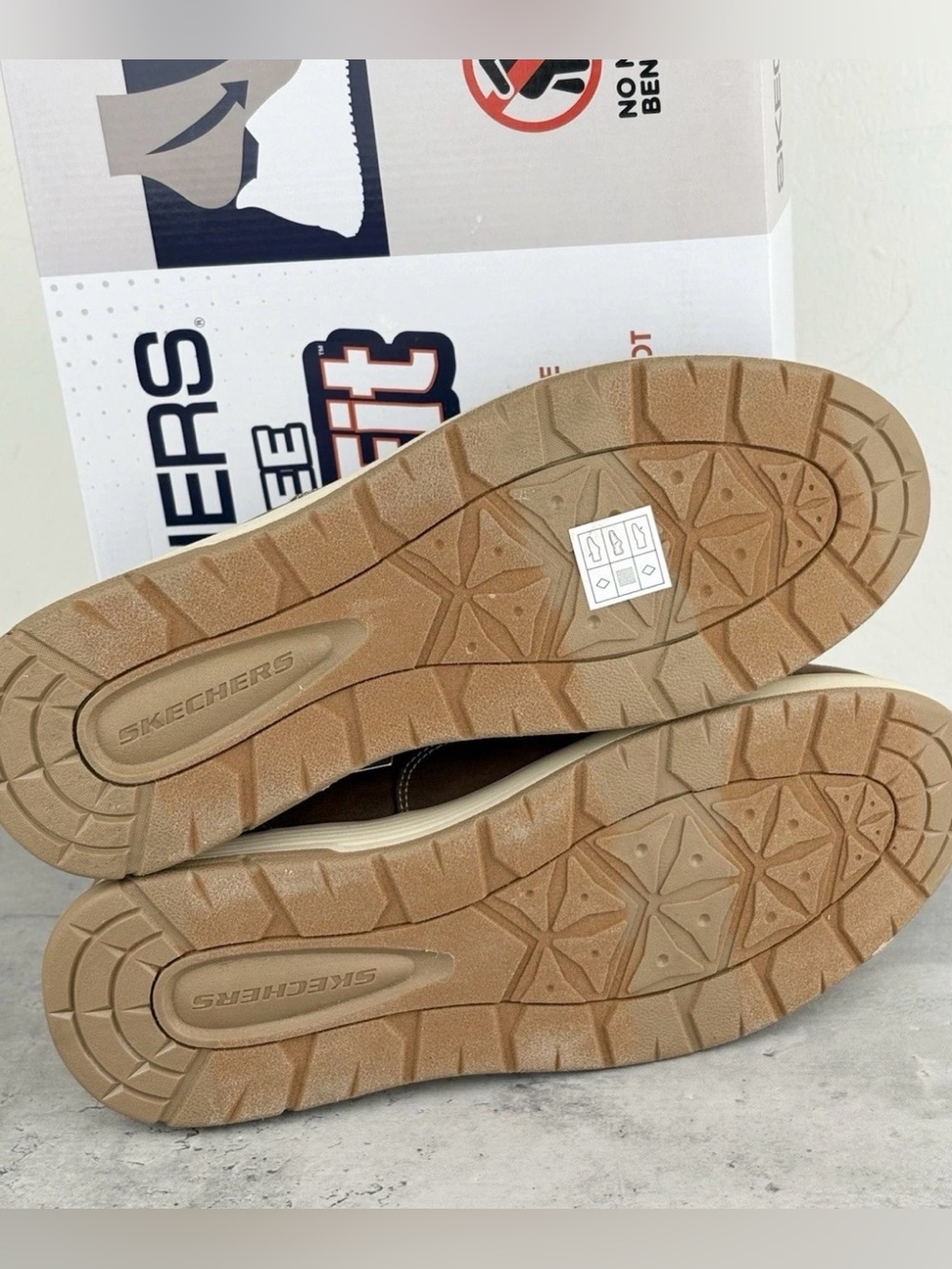 Skechers Men's Swift Fit Casual Shoes Hands Free Relaxed Fit Memory Foam 10 - Picture 4 of 5